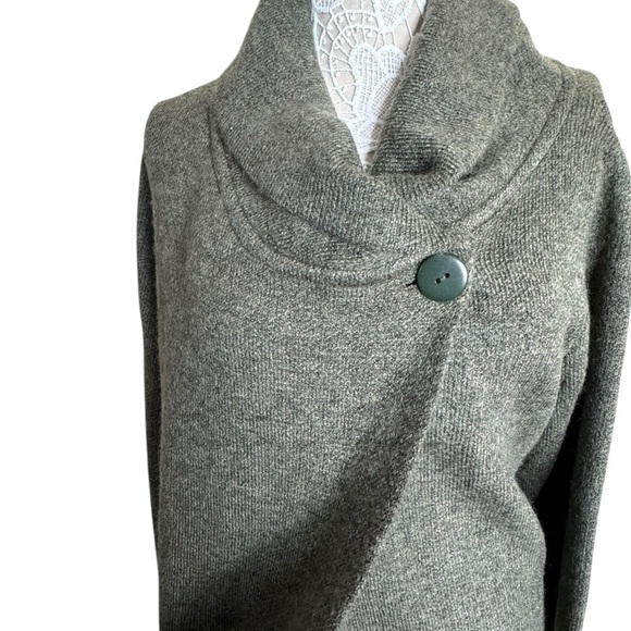 NEW Max Studio Wool Blend Sweater Cape Forest Green size 1X - Picture 3 of 7